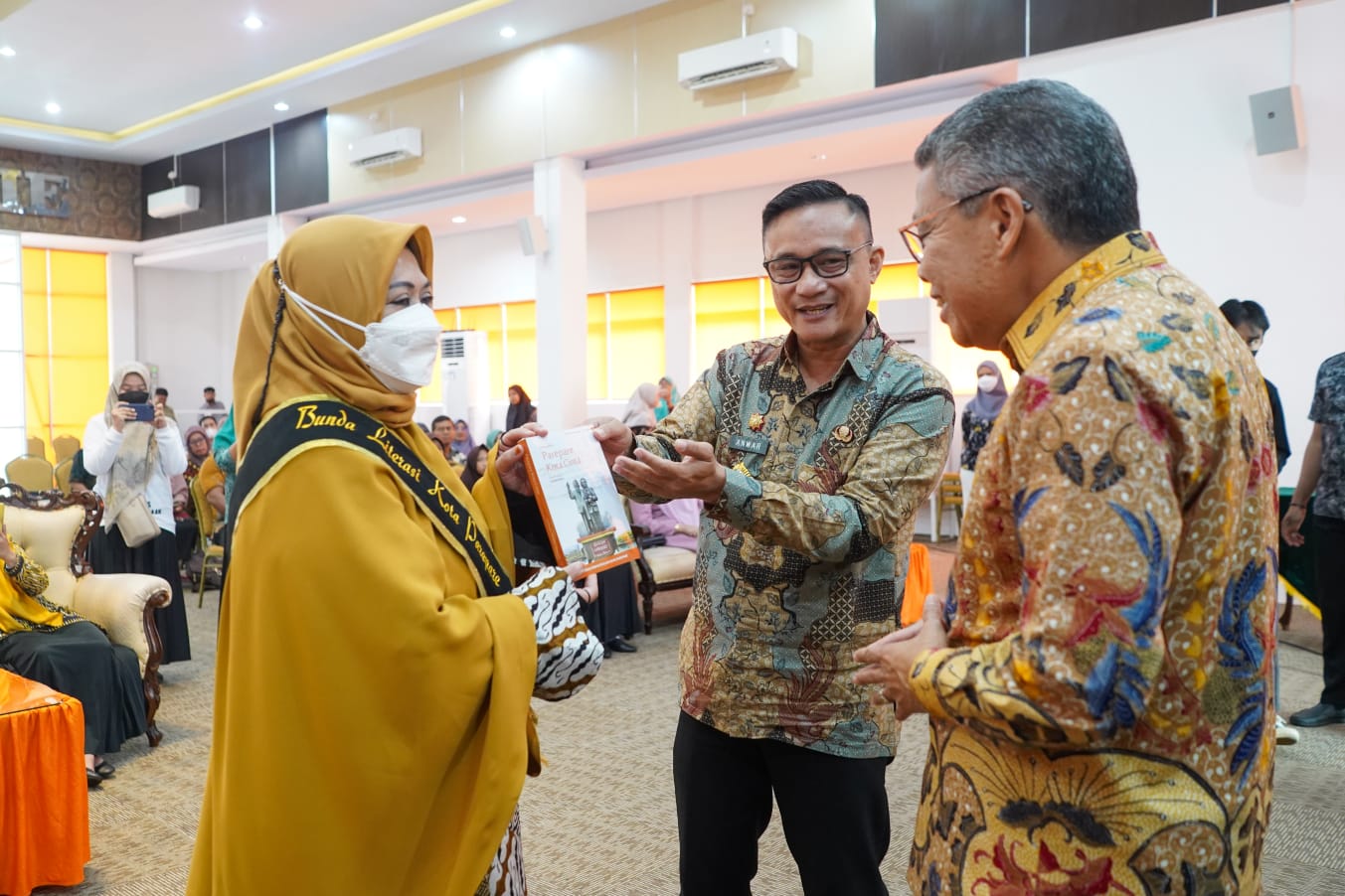 Erna Rasyid Taufan Dikukuhkan Sebagai Bunda Literasi Parepare